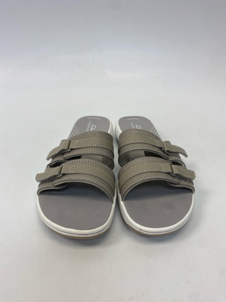 Clarks  Size 6 Taupe Sandals