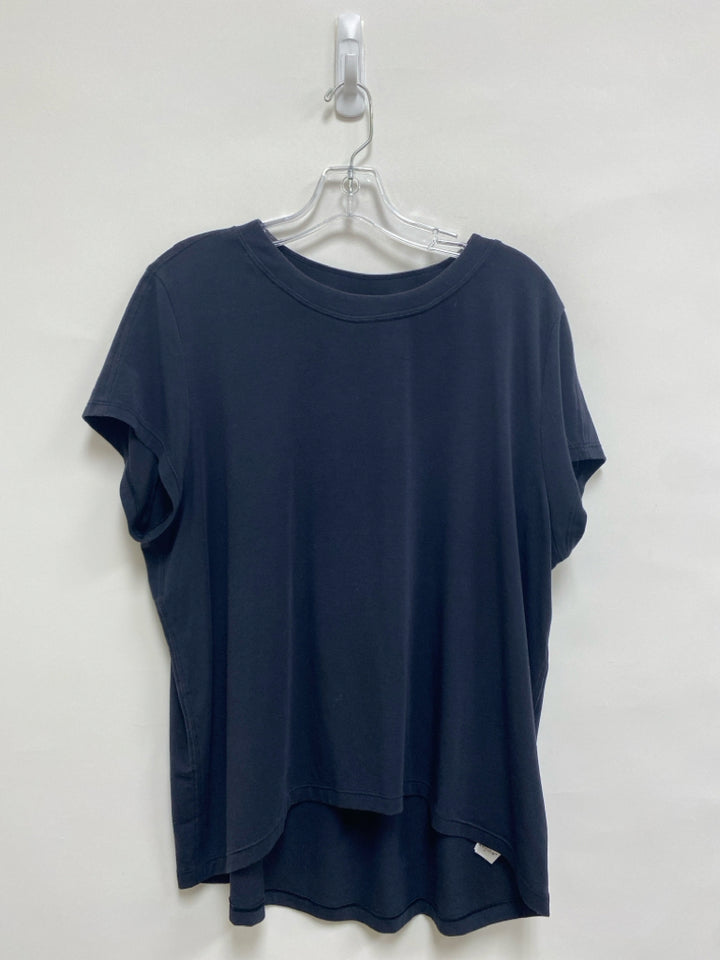 Athleta Size M Black Short Sleeve Athletic Top