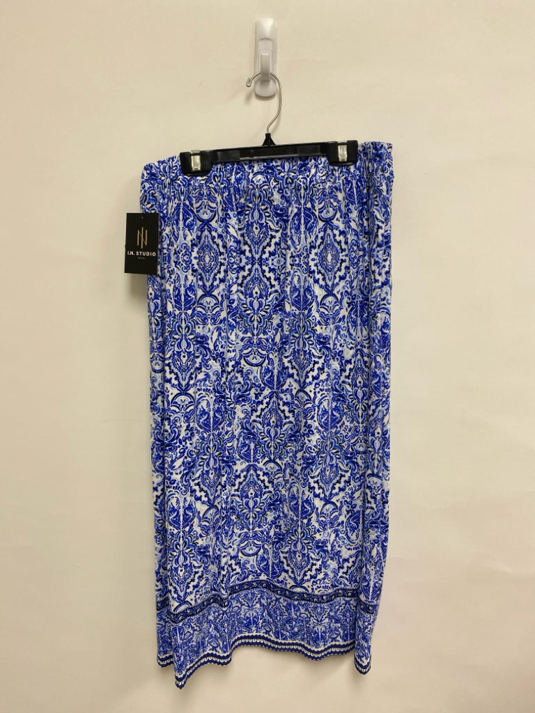 NWT I.N. STUDIO Size MP Blue White Print Petite Skirt