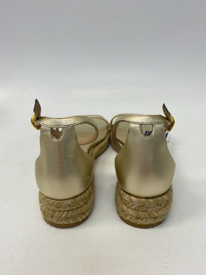 Stuart Weitzman  Size 8 Gold Sandals