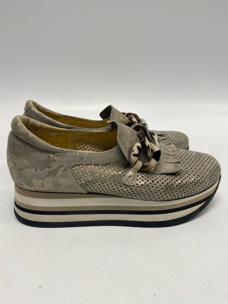 SOFTWAVES EU Shoe Size 38 Gray/Silver Sneakers
