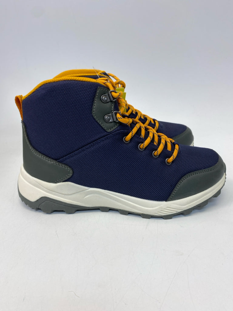 all in motion SIZE 6 Navy Gold Boy&