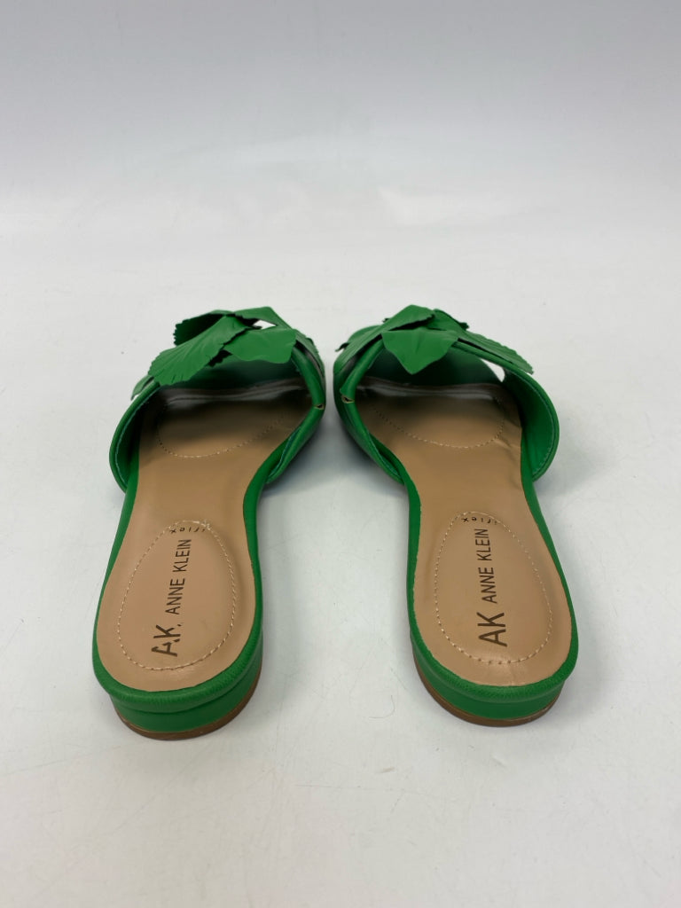 NWOT Anne Klein  Size 7 Green Leaves Sandals