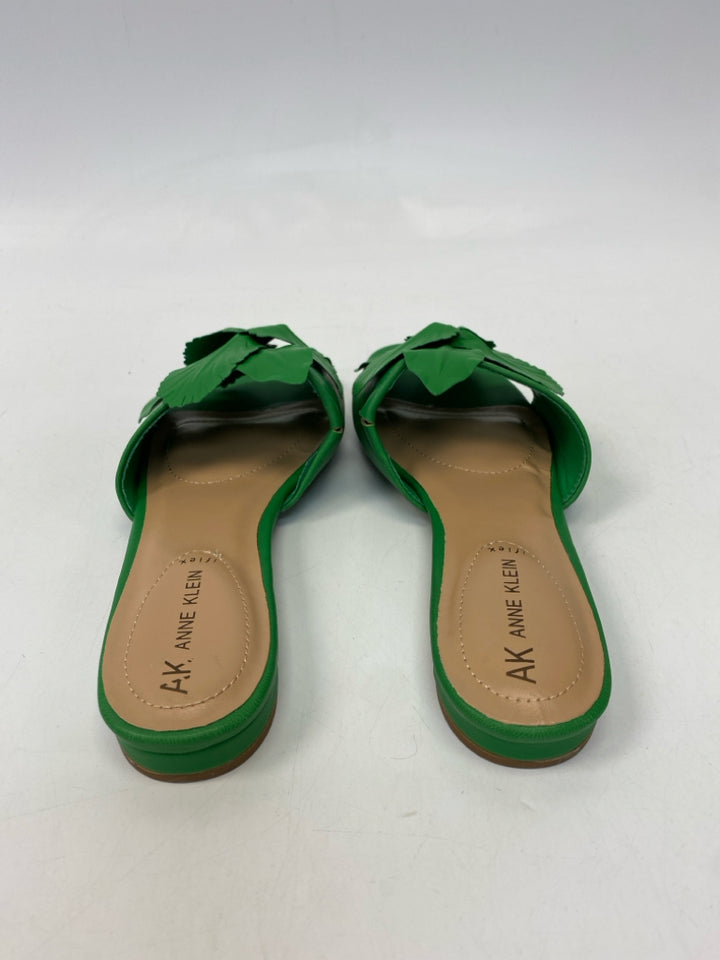 NWOT Anne Klein  Size 7 Green Leaves Sandals