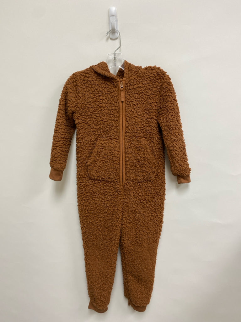 Cat &amp; Jack SIZE 4/5 Brown Girl&