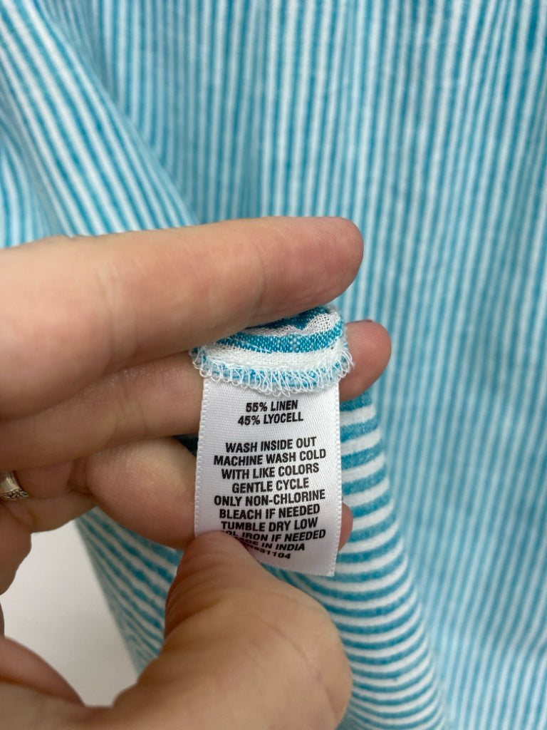 Crown &amp; Ivy  SIZE  1X White Aqua Striped Button Up Plus Size Top