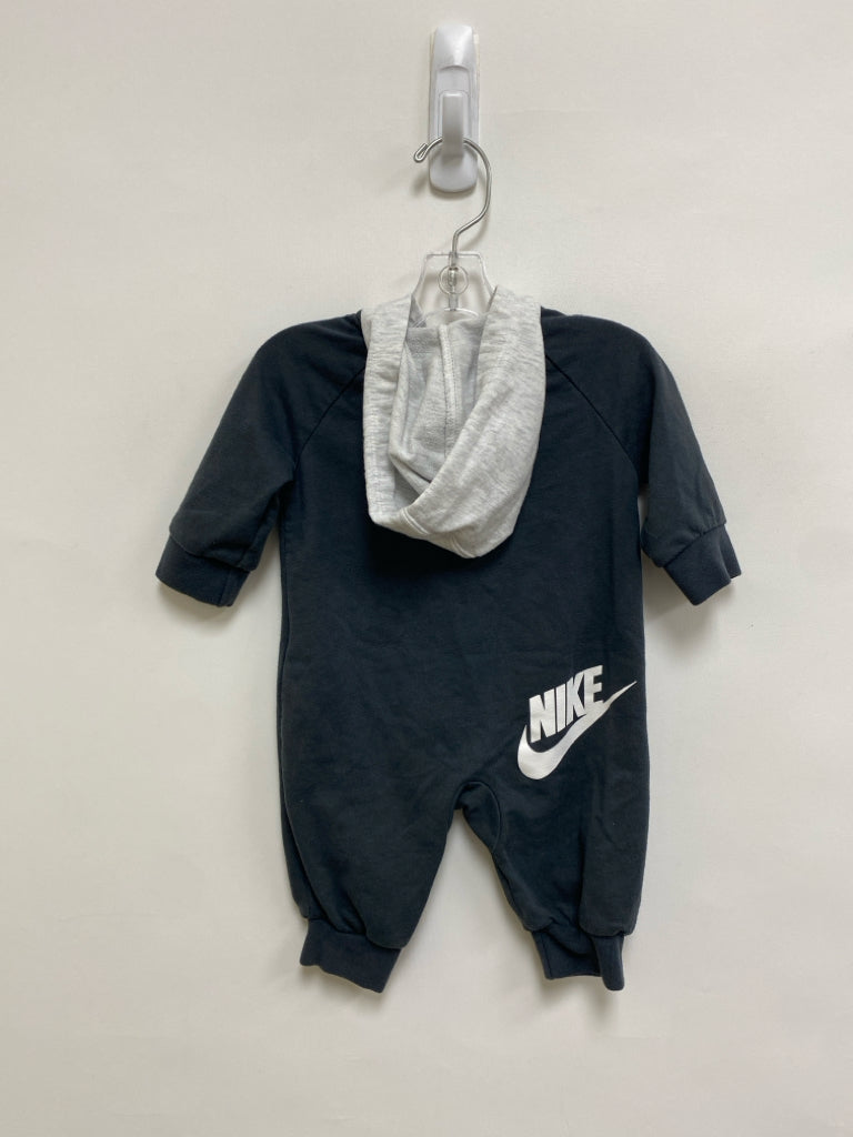 Nike SIZE 3M Charcoal Gray Zip Down Hooded Boy&