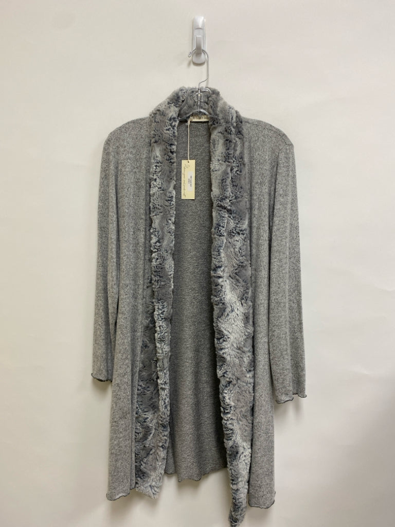 NWT Size M Gray Faux Fur Collar Ladies Sweater