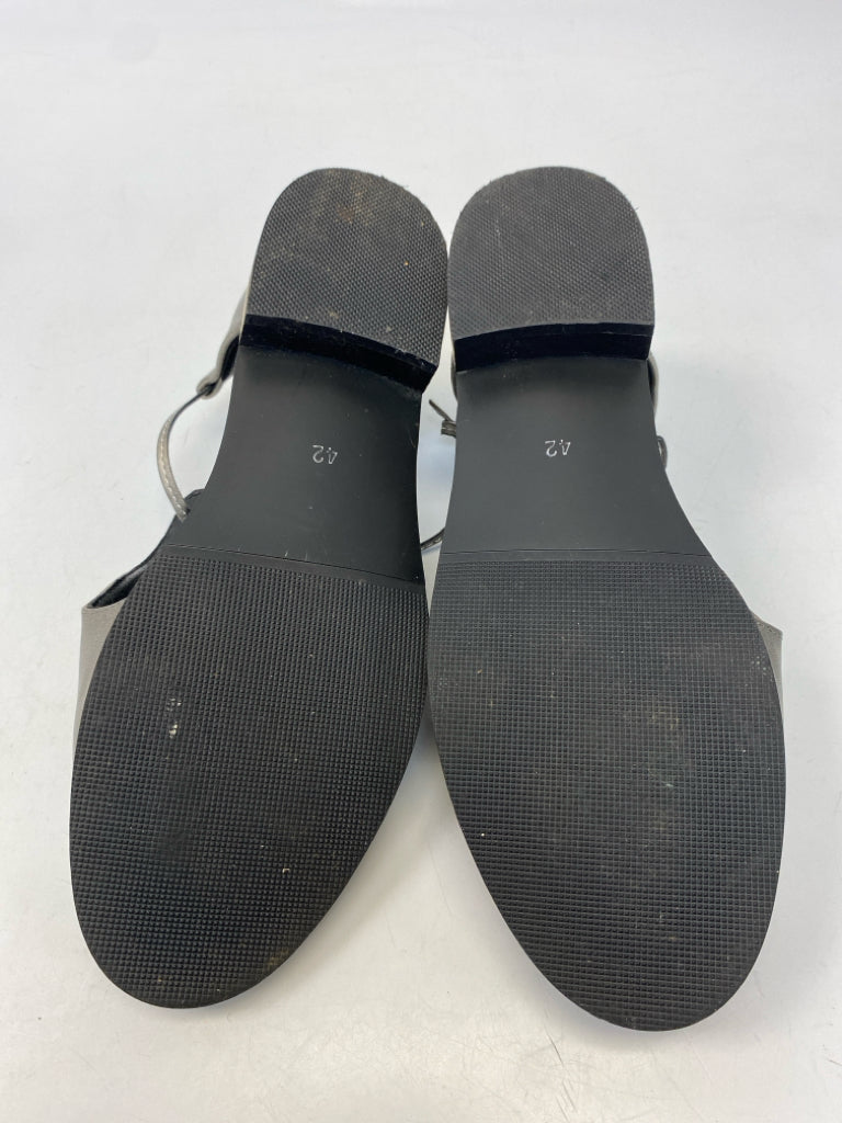 NWOT  Size 42 Pewter Sandals