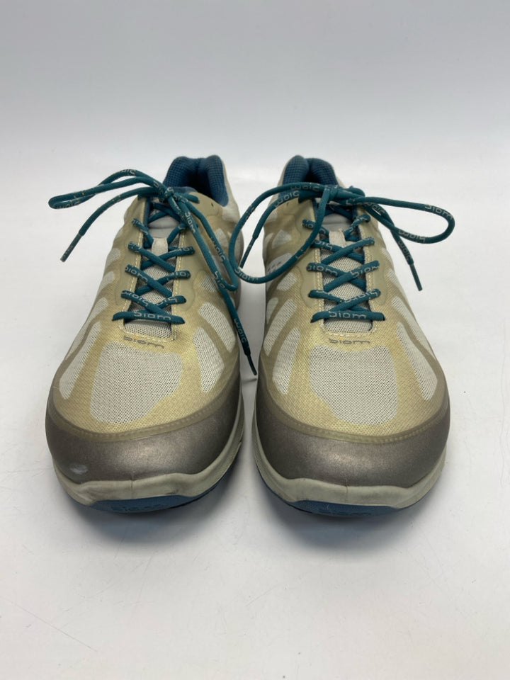 Ecco  Size 42 Cream/Tan Lace-up Sneakers