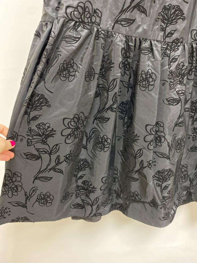 Chetta B. Size 4 Black Flowers Embossed Ladies Skirt