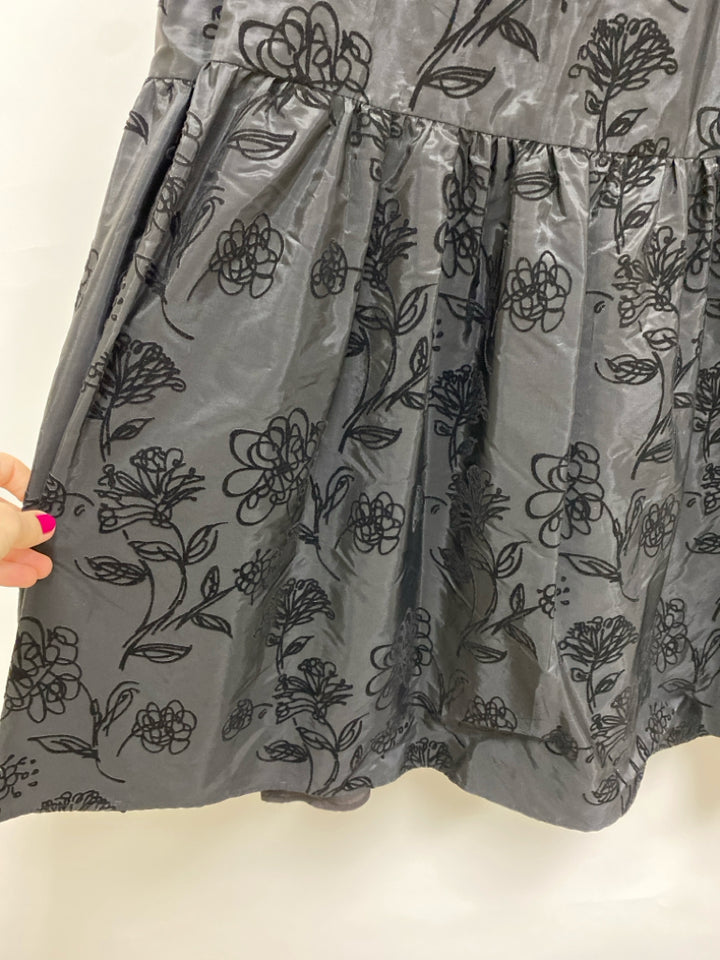 Chetta B. Size 4 Black Flowers Embossed Ladies Skirt
