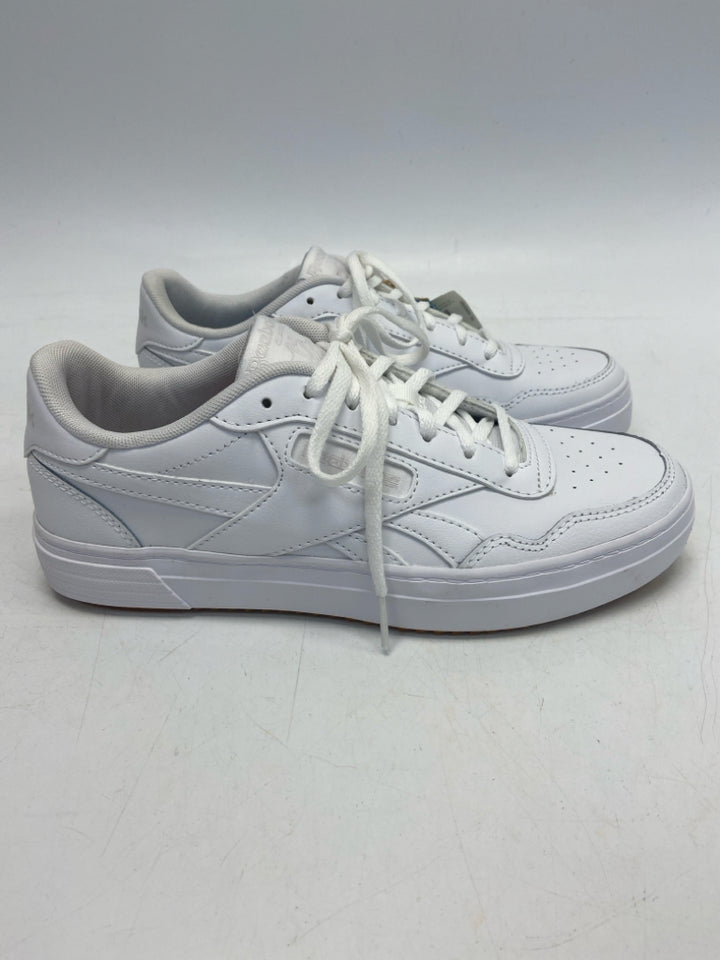 NWT Reebok US Size 8 White Lace-up Sneakers