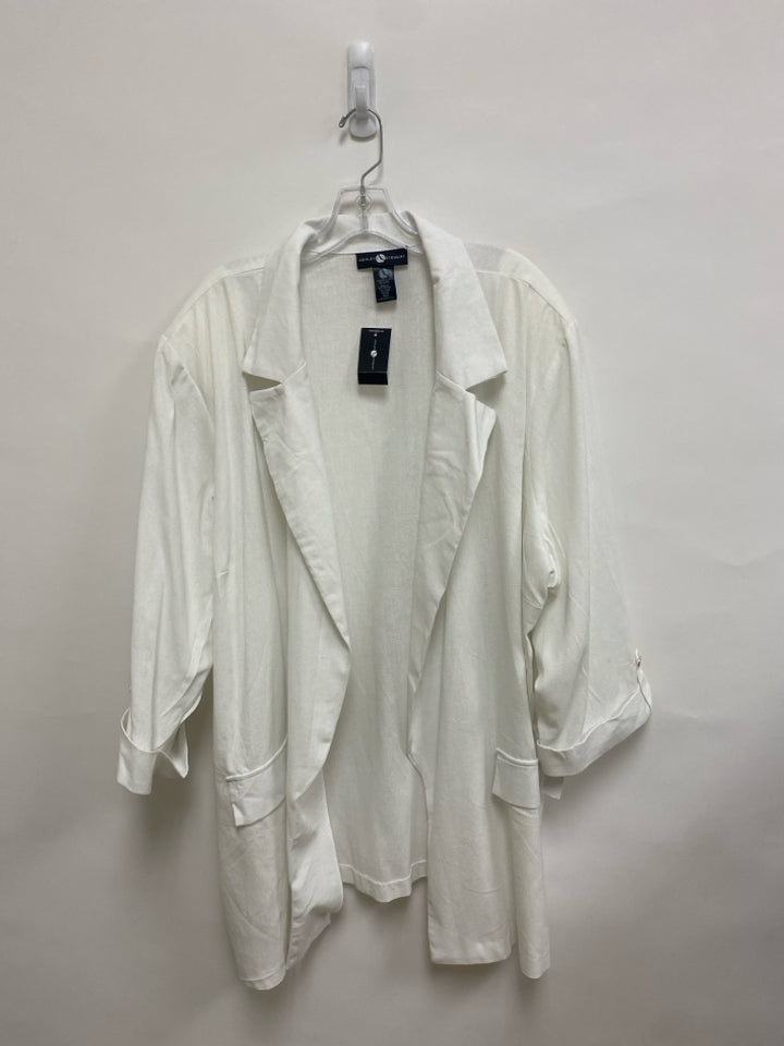 NWT Ashley Stewart  SIZE  30/32 White Drape Plus Size Jacket