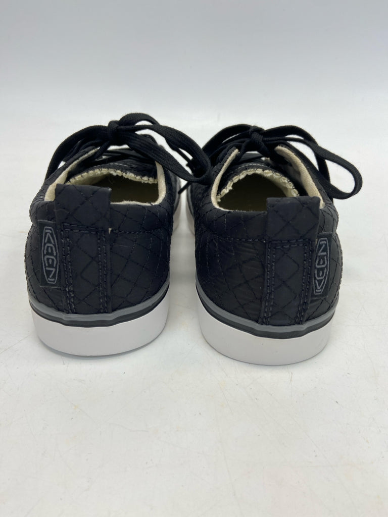 Keen  Size 7 Black White Lace-up Sneakers