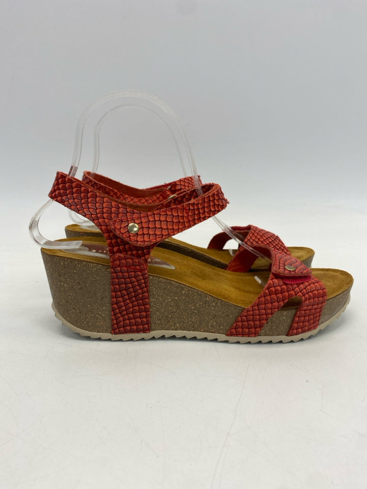 NWOT Ericmichael  Size 39 Dark Coral Embossed Sandals