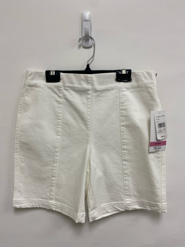 NWT intro. Size 6 White Pull-on Ladies Shorts