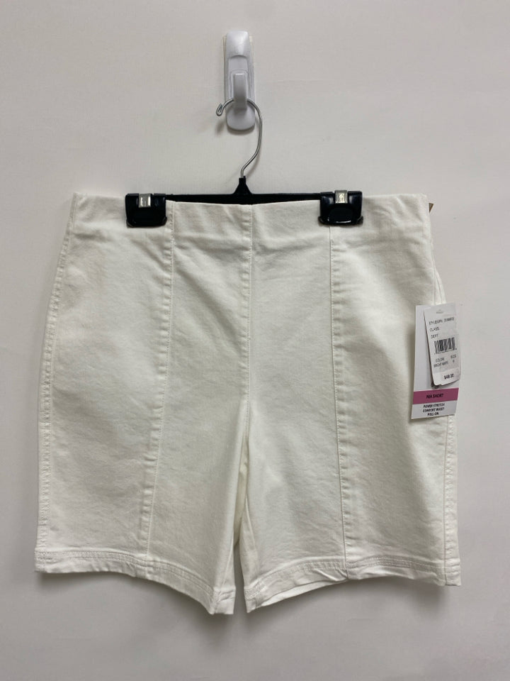 NWT intro. Size 6 White Pull-on Ladies Shorts