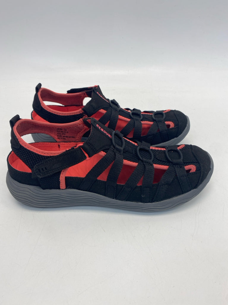 Bare Traps  Size 8 Black Coral Sandals