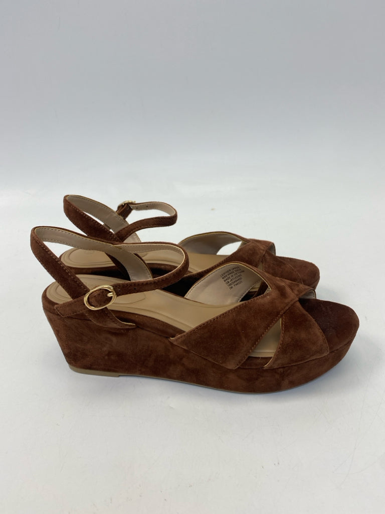 Size 7 Brown Suede Sandals