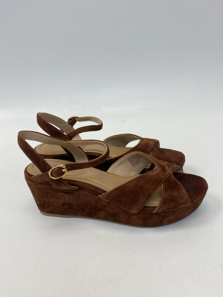 Size 7 Brown Suede Sandals