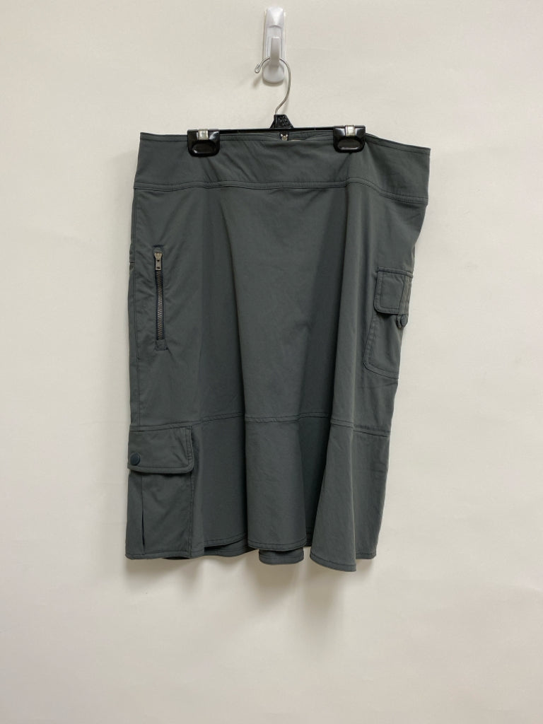 Royal Robbins Size 8 Dark Seafoam Cargo Ladies Skirt