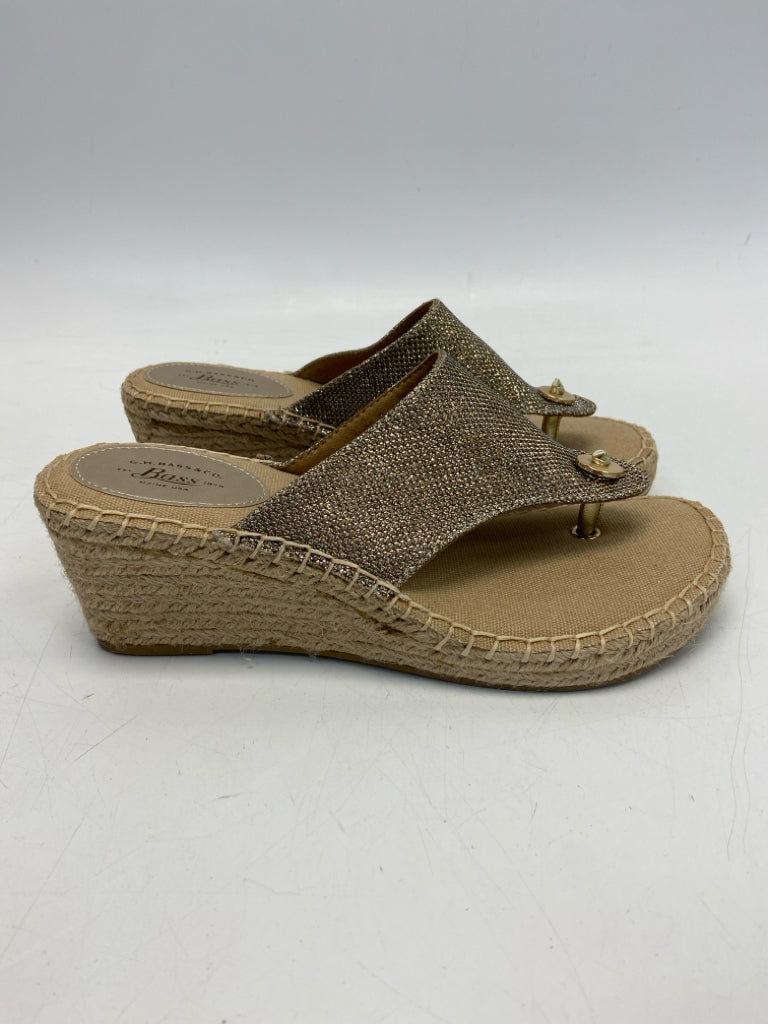 G.H.BASS&amp;CO  Size 6.5 Gold Shimmery Sandals