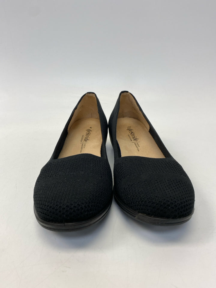 Life Stride  Size 7 Black Fabric Flats