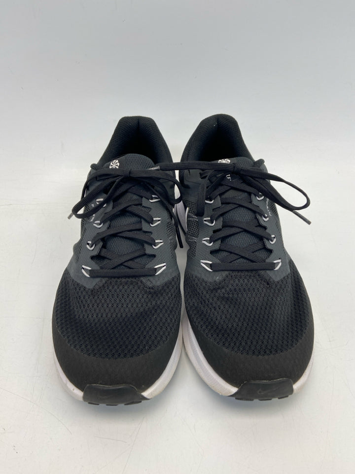 Nike  Size 9.5 Black Lace-up Sneakers