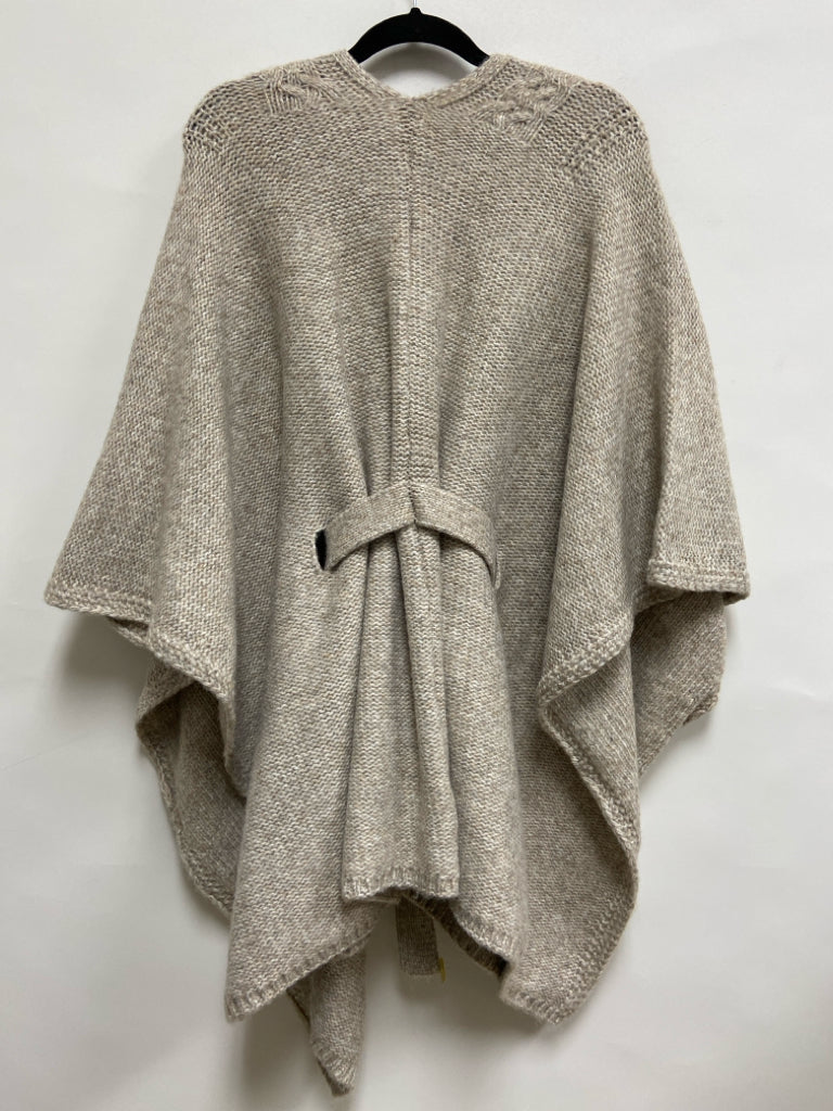 NWT Hem &amp; Thread Size M Oatmeal Poncho Ladies Sweater
