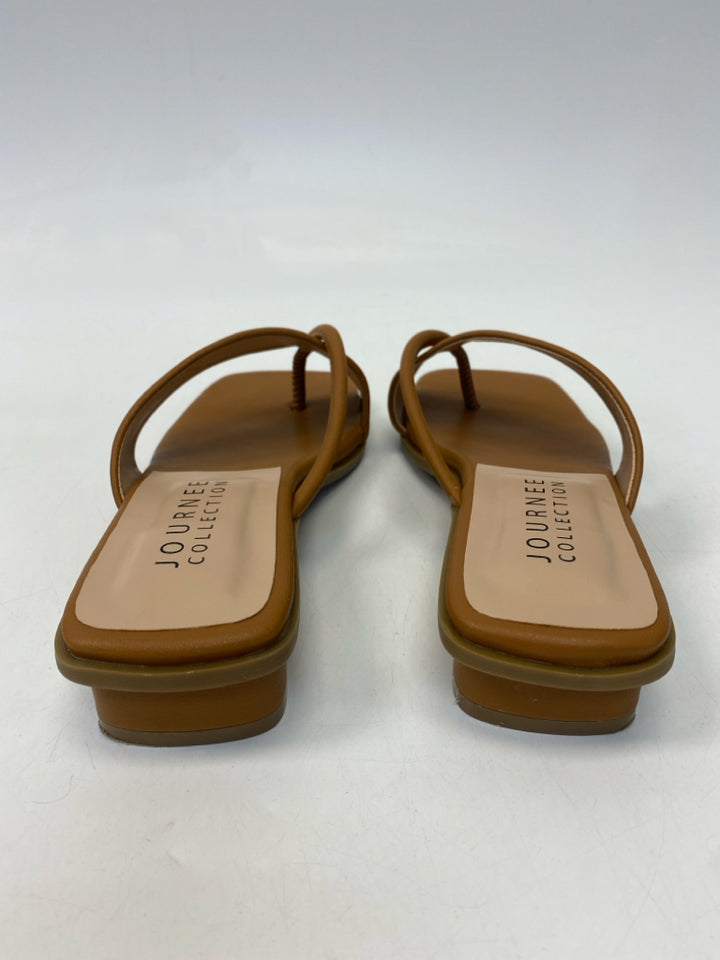 Journee  Size 8 Butterscotch Sandals