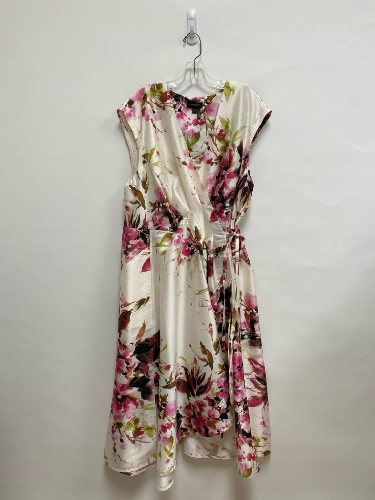 Donna Karan  SIZE  22W White Pink/Green Floral Sleeveless Plus Size Dress