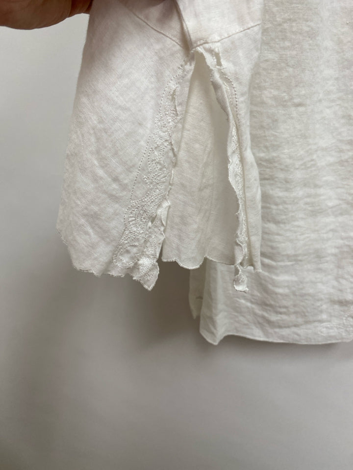 SIZE  2X White Linen Plus Size Top