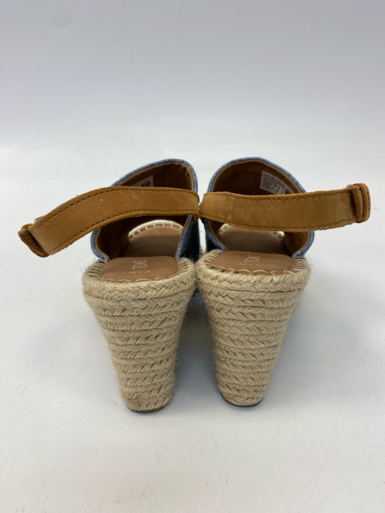 Toms  Size 7.5 Blue Sandals