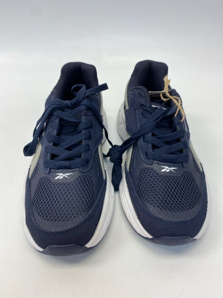 NWOT Reebok Size 7 Navy Gray Lace-Up Men&
