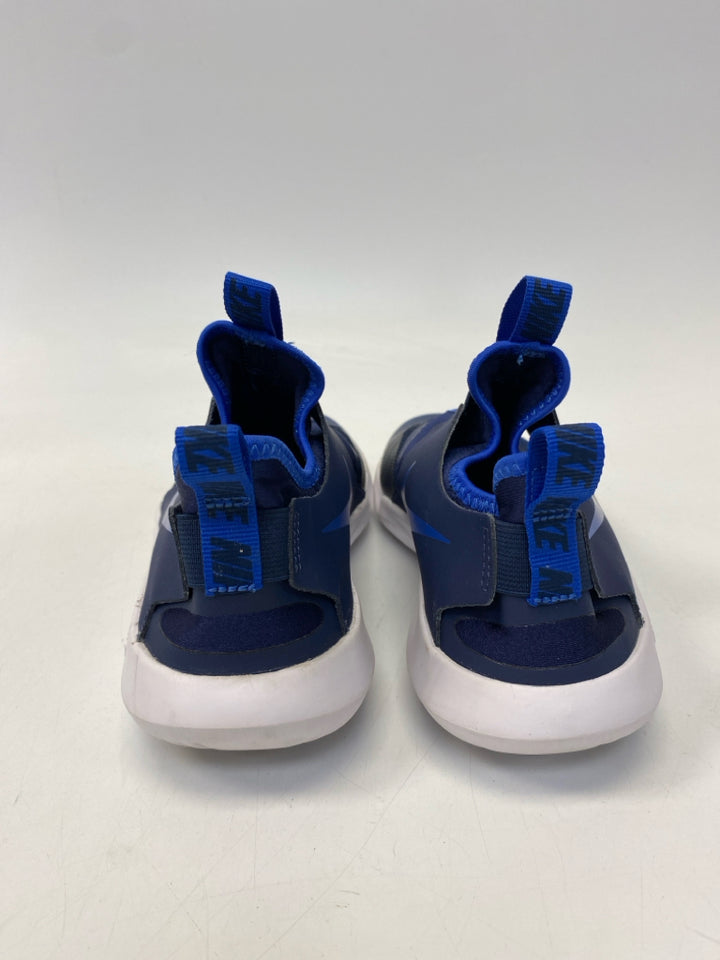 Nike SIZE 6 Navy Royal Blue Boy&