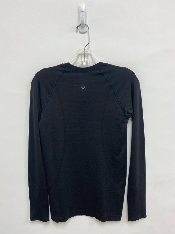 Lululemon Size 6 Black Athletic Top