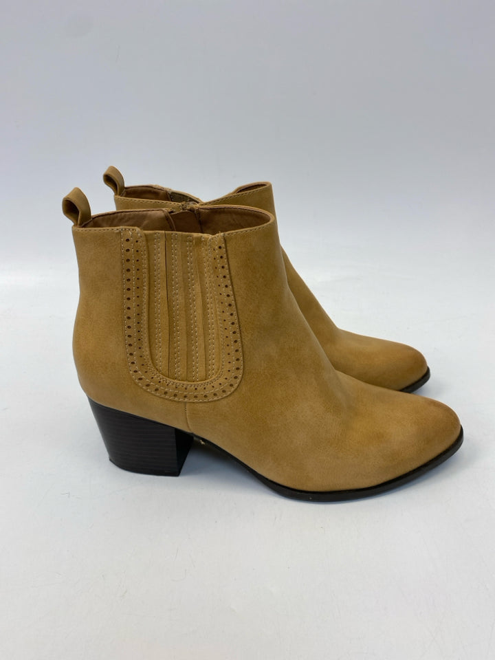 Size 11 Tan Side Zipper Boots