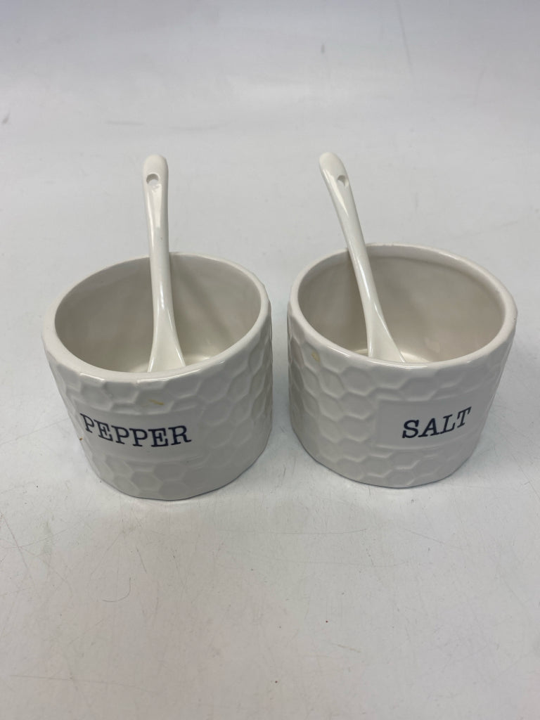 White Salt/Pepper