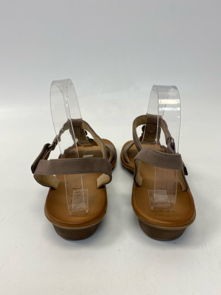 NWOT Naturalizer  Size 7.5 Brown Sandals