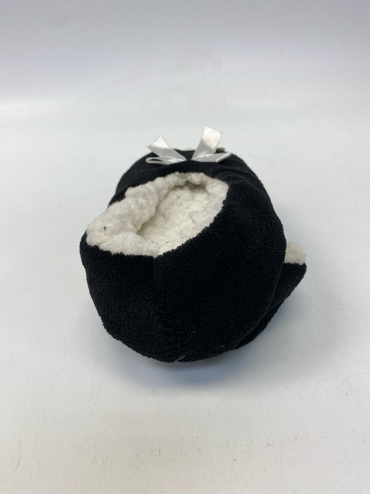 NWT US Size S Black Slippers