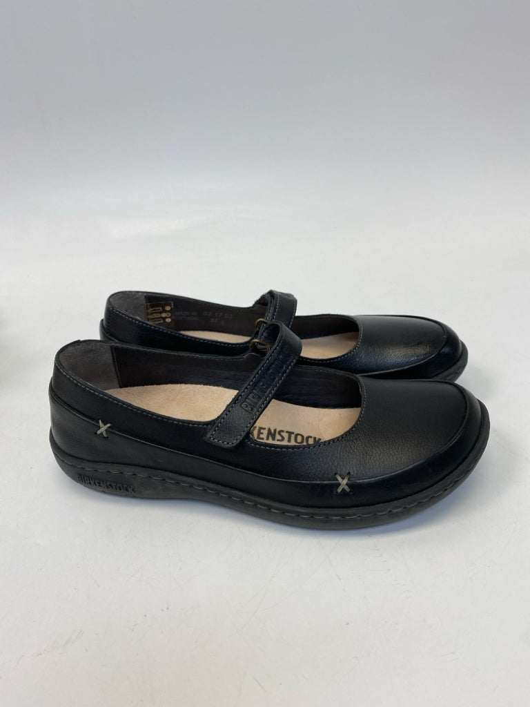 Birkenstock  Size 6 Black Flats