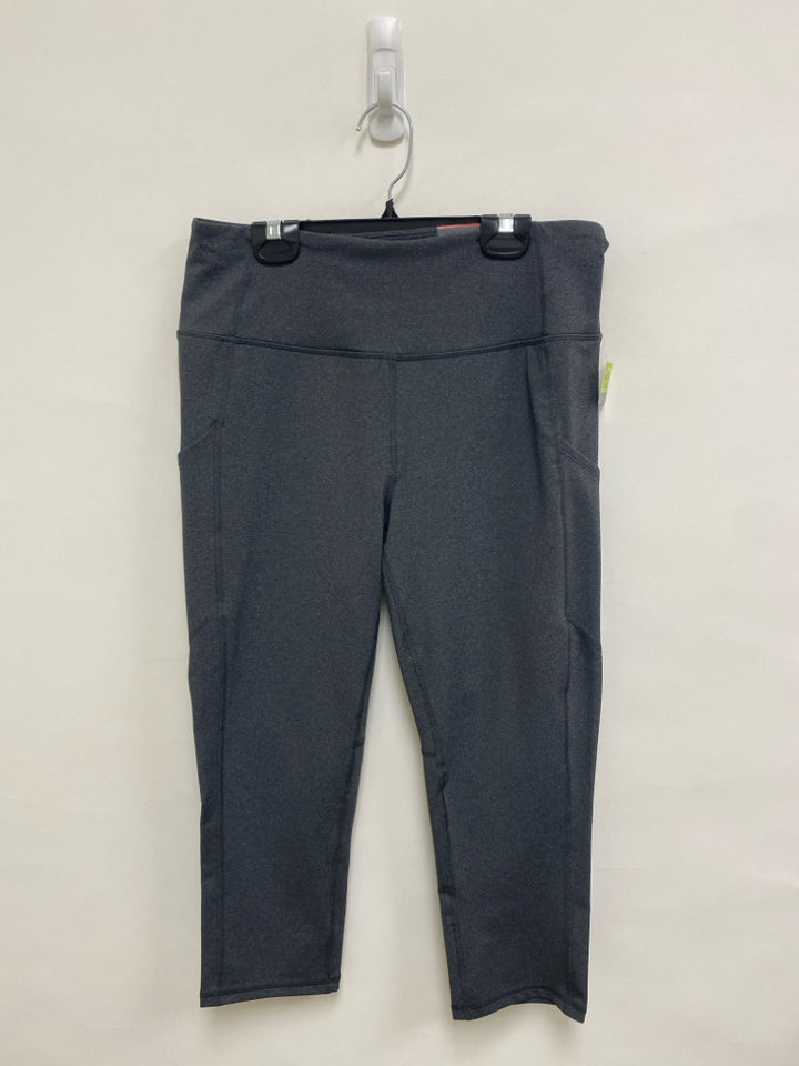 NWT Tek Gear Size L Gray Heather Cropped Athletic Leggings