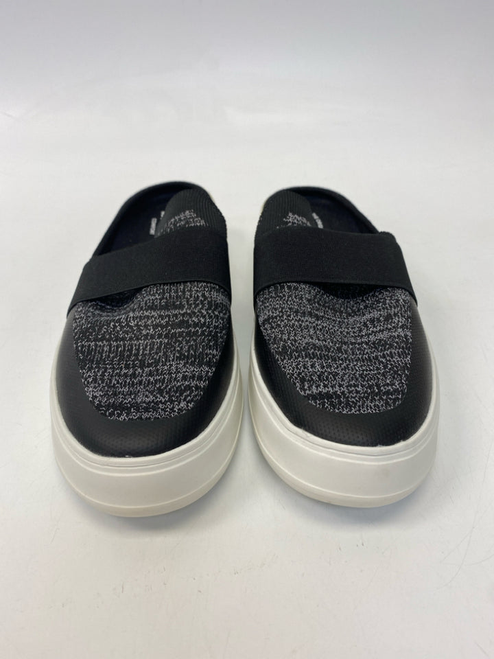 Dearfoams  Size 10 Black Gray Streaked Knit Slippers