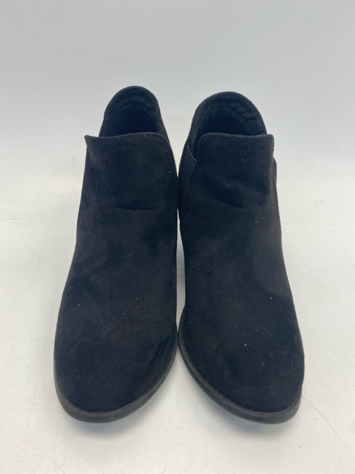 US Shoe Size 7 Black Boots