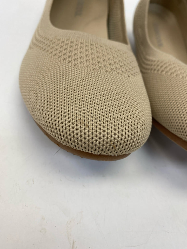 32 Degrees  Size 10 Cream Fabric Flats