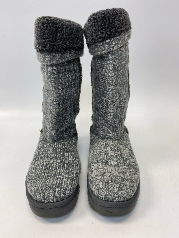 Skechers  Size 9.5 Gray Cream Streaked Boots