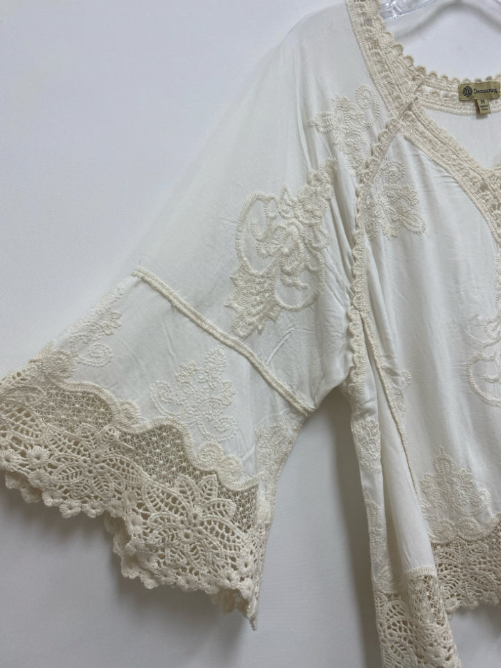Democracy Size M White Cream Lace Embroidered Ladies Top