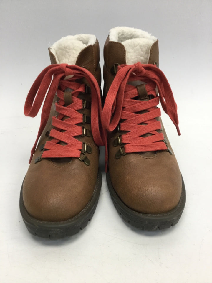 True Craft US Shoe Size 9.5 Brown Red Lace-up Boots