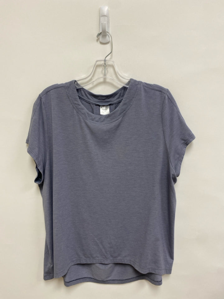 Athleta Size M Gray Athletic Top